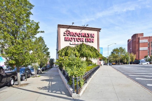 Brooklyn Motor Inn image 21